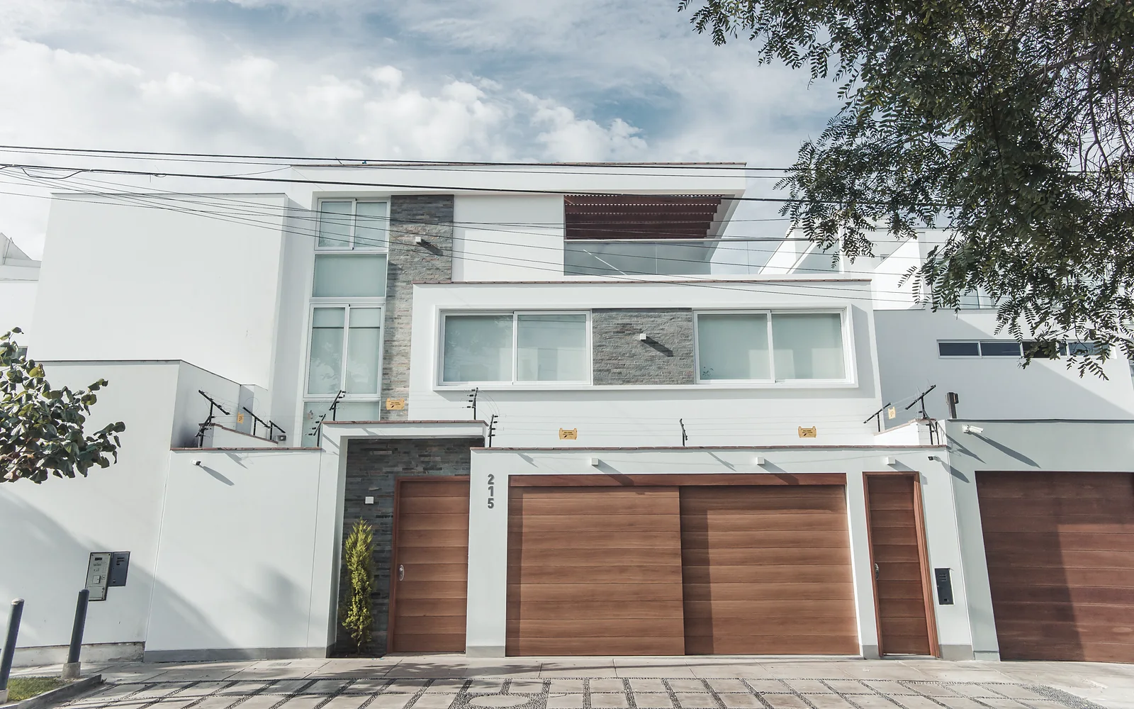 Fachada de la Vivienda Arrescurrenaga en San Isidro
